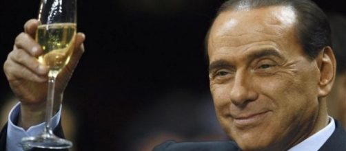 Berlusconi salvato dai tg che nascondono la notizia della nuova indagine per mafia nei suoi confronti