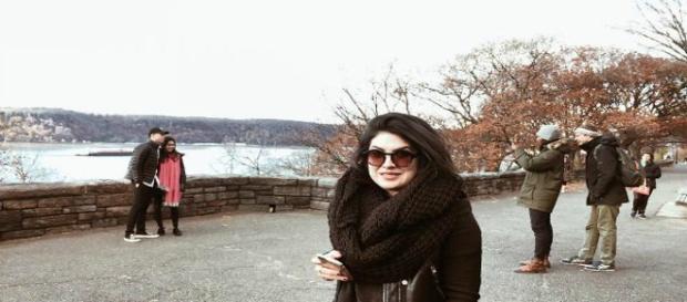 La scrittrice americana ha cambiato la sua vita grazie alle sue secrezioni vaginali per produrre un profumo.Fonte:https://www.fanpage.it/ La scrittrice americana ha cambiato la sua vita grazie alle sue secrezioni vaginali per produrre un profumo.Fonte:https://www.fanpage.it/
