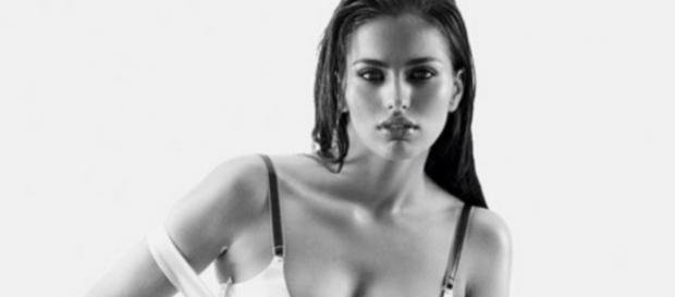 L'actrice Sara Salamo en couple avec un joueur du Real Madrid ! L'actrice Sara Salamo en couple avec un joueur du Real Madrid !