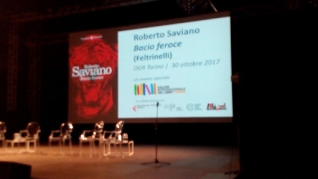 Il palco allestito alle OGR per la serata con Roberto Saviano