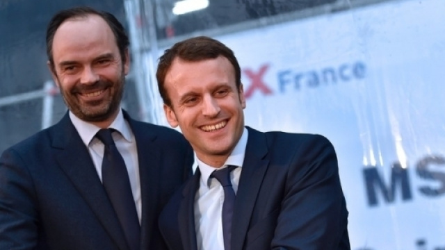 Sondage : cote de confiance en hausse pour Macron et Philippe - rtl.fr