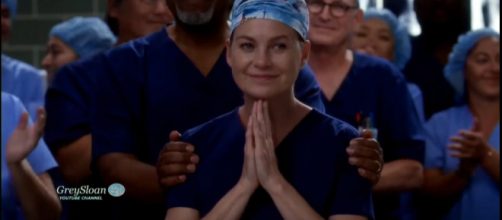 Meredith Grey wins the well-deserved Harper Avery award. [Credit Image:GreySloan/Youtube screencap]