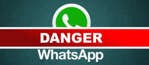 WhatsApp, attenzione alla nuova truffa sugli sfondi colorati