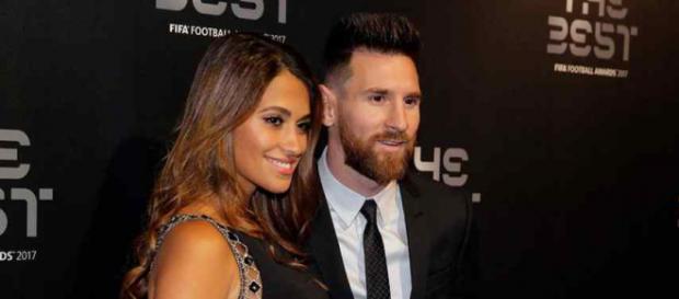 Antonella Roccuzzo com Leo Messi Antonella Roccuzzo com Leo Messi