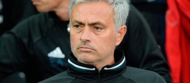 Jose Mourinho pone su objetivo en el Barça de Valverde para reforzar su plantilla Jose Mourinho pone su objetivo en el Barça de Valverde para reforzar su plantilla