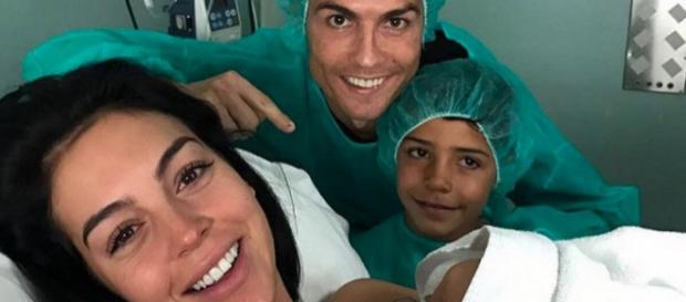 Nace bebé de Cristiano Ronaldo y Georgina Rodríguez | Publimetro ... - com.mx Nace bebé de Cristiano Ronaldo y Georgina Rodríguez | Publimetro ... - com.mx