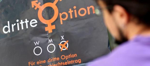 Tribunal Constitucional da Alemanha aprova terceira opção para registro de bebês intersexo Tribunal Constitucional da Alemanha aprova terceira opção para registro de bebês intersexo