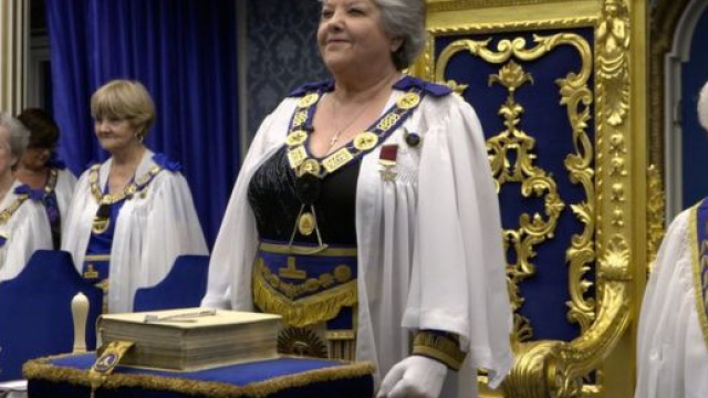 La Gran Maestro della massoneria femminile Zuzanka Penn