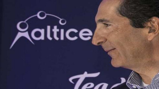 SFR : Suite à la chute d'Altice en Bourse, Michel Combes quitte le navire et Patrick Drahi reprend les rênes.
