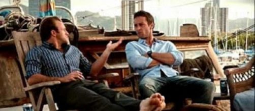 "Hawaii-Five-O" partners Alex O'Loughlin and Scott Caan [image source: MrFTastic/YouTube]