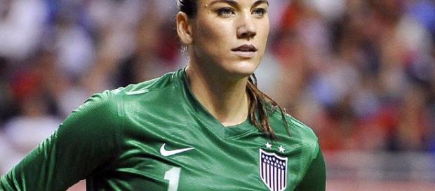 Hope Solo acusa Blatter de ter apalpado sua bunda em evento da Fifa Hope Solo acusa Blatter de ter apalpado sua bunda em evento da Fifa