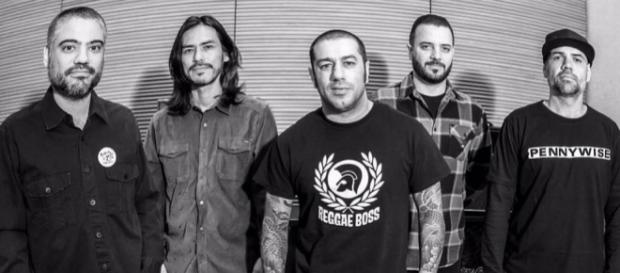 Ingressos para o último show do CPM 22 estão esgotados Ingressos para o último show do CPM 22 estão esgotados