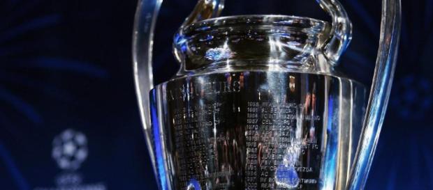 Le Saviez-Vous ?: Le trophée de la Ligue des Champions - blogspot.com Le Saviez-Vous ?: Le trophée de la Ligue des Champions - blogspot.com