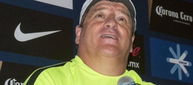 Miguel Herrera entró en polémica debido a este tema Miguel Herrera entró en polémica debido a este tema