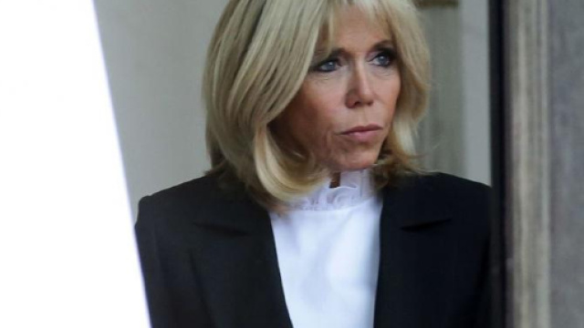 Emmanuel Macron porte plainte pour "usurpation d'identité" | SEN360.FR - sen360.fr