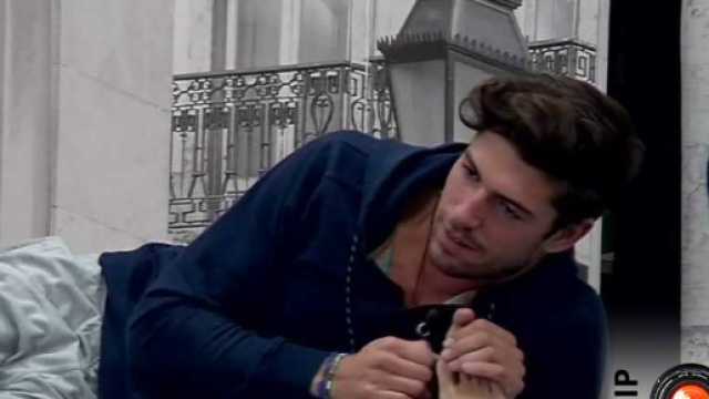 Grande Fratello Vip atti osceni in diretta tv