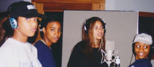 Les 4 membres du groupe Destiny's Child au commencement en 97
