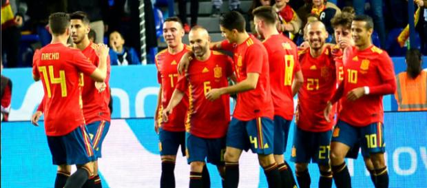 España celebra una goleada categórica (Foto: www.eltelegrafo.com.ec) España celebra una goleada categórica (Foto: www.eltelegrafo.com.ec)
