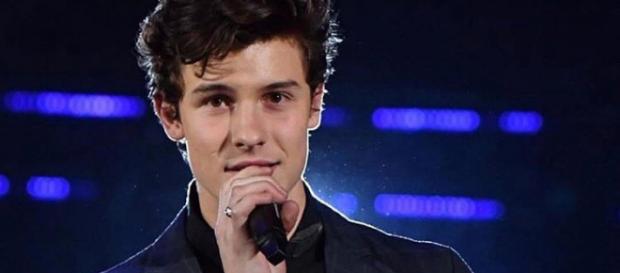 Shawn Mendes foi um dos premiados no MTV EMA 2017 Shawn Mendes foi um dos premiados no MTV EMA 2017