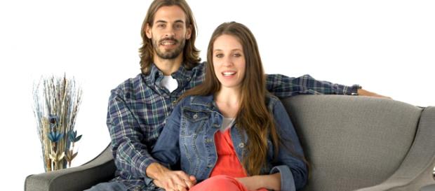 The couple have been slammed online for kissing in public-TLC/YouTube The couple have been slammed online for kissing in public-TLC/YouTube