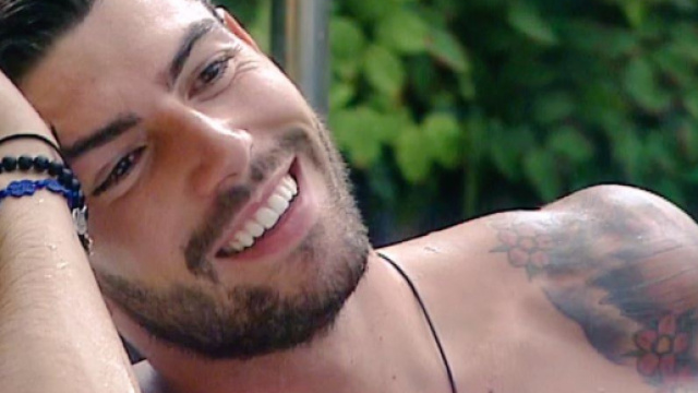 Ignazio Moser al GF VIP: donne e dimensioni | Radio Deejay - deejay.it