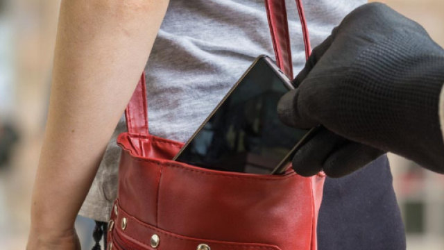 Smartphone rubato, quattro applicazioni per rintracciare telefono ... - libero.it