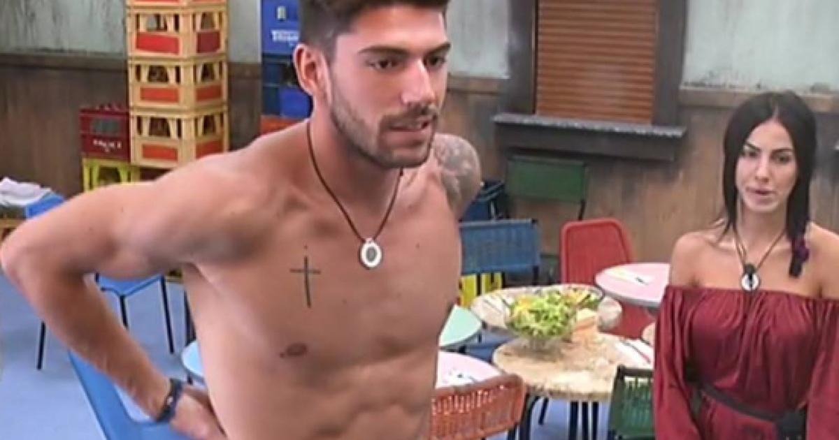 Grande Fratello Vip, colpo di scena in diretta