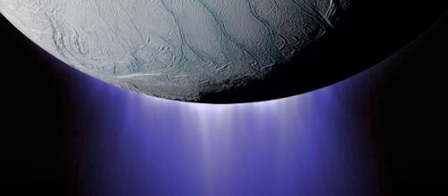 The plumes of Enceladus [Image courtesy of NASA JPL]