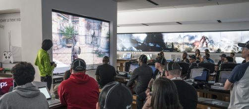 Lo streaming di Assassin’s Creed: Origins su Xbox One X da E3 al Microsoft Store di New York