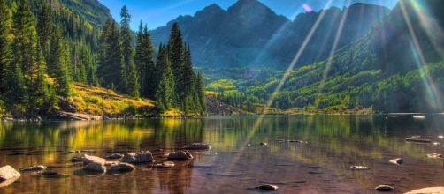 Maroon Bells is one of the most beautiful places in the world [Image via Dhaval Shreyas/Flickr]