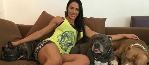 Gracyanne Barbosa tem contas bloqueadas em novo escândalo Gracyanne Barbosa tem contas bloqueadas em novo escândalo