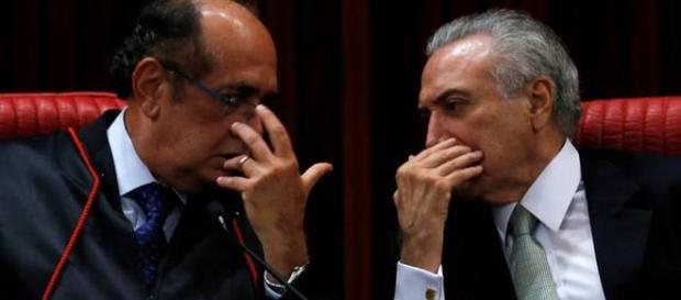 Presidente Michel Temer e ministro Gilmar Mendes se encontraram no fim da tarde de domingo (12), em Brasília Presidente Michel Temer e ministro Gilmar Mendes se encontraram no fim da tarde de domingo (12), em Brasília