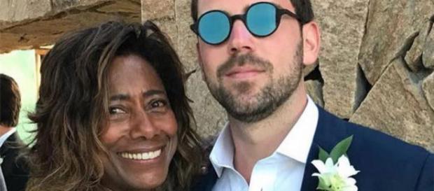 Segundo publicação, Glória Maria 'roubou a cena' no casamento de filha de socialite Segundo publicação, Glória Maria 'roubou a cena' no casamento de filha de socialite