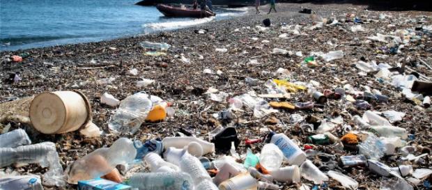 Cada año gran cantidad de basura llega a las costas Españolas Cada año gran cantidad de basura llega a las costas Españolas