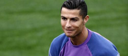 Cristiano Ronaldo impliqué dans une affaire de tromperie - non-stop-people.com