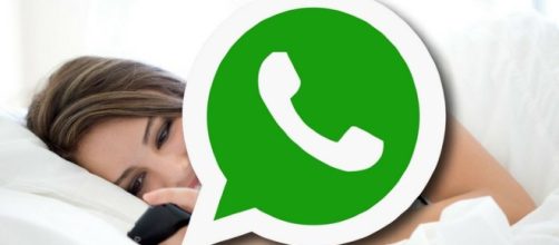 WhatsApp, condividere video osceni è reato