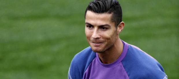 Cristiano Ronaldo impliqué dans une affaire de tromperie - non-stop-people.com Cristiano Ronaldo impliqué dans une affaire de tromperie - non-stop-people.com