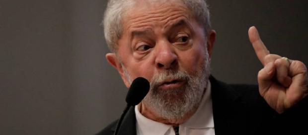 Em seu discurso, Lula afirma que não será difícil sua candidatura á presidência em 2018 Em seu discurso, Lula afirma que não será difícil sua candidatura á presidência em 2018