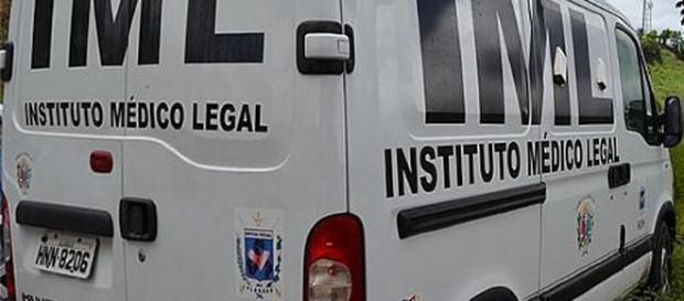 Família não quer enterrar Débora Isis, de 18 anos. Família não quer enterrar Débora Isis, de 18 anos.