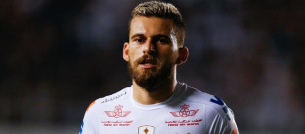 Meio-campista que atua pelo Santos Meio-campista que atua pelo Santos