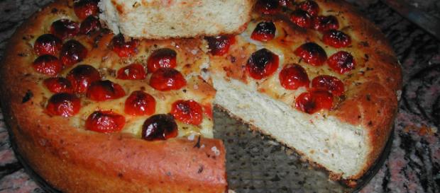 Pizza rustica fatta in casa, sfiziosa e sana Pizza rustica fatta in casa, sfiziosa e sana