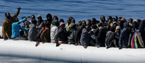 Che confusione tra migranti e profughi – Cristianesimo Cattolico - wordpress.com