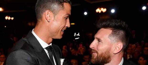 Cristiano Ronaldo com Messi na festa da Fifa: ''The Best'' Cristiano Ronaldo com Messi na festa da Fifa: ''The Best''