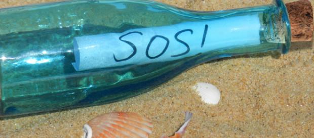 Mensaje en una botella: SOS Despierta Mensaje en una botella: SOS Despierta