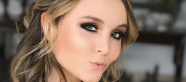 Seguidores dizem que Larissa parece "velha" Seguidores dizem que Larissa parece "velha"