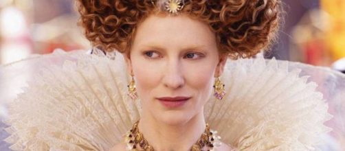 Cate Blanchett interpretando a Elizabeth en "Elizabeth The Golden Age"