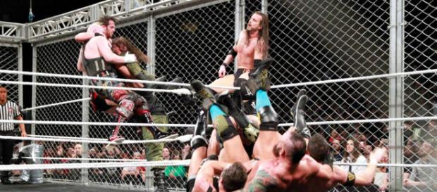 Adam Cole fue el artífice del triunfo de su equipo en la primera lucha de War Games en WWE.- wwe.com. Adam Cole fue el artífice del triunfo de su equipo en la primera lucha de War Games en WWE.- wwe.com.
