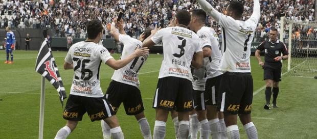 Com ótima campanha, Corinthians se consagra campeão Com ótima campanha, Corinthians se consagra campeão