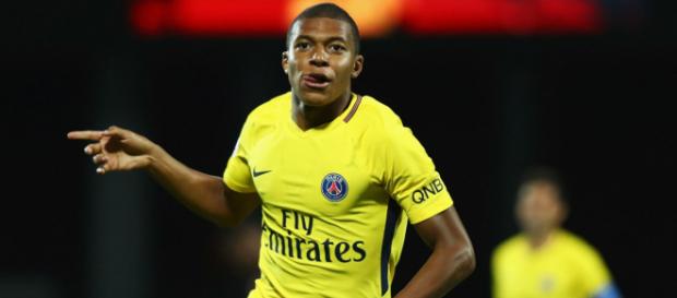 PSG : Le clan Mbappé répond au Real Madrid ! PSG : Le clan Mbappé répond au Real Madrid !