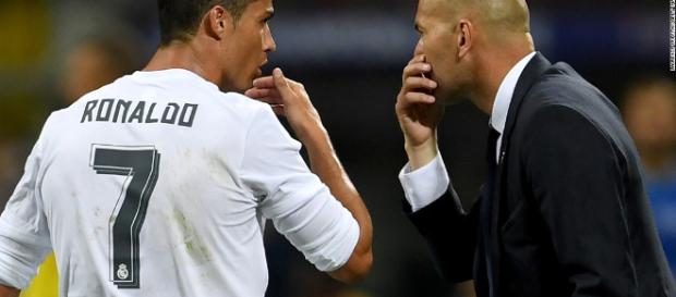 Zidane et Ronaldo, deux grands acteurs du Real Madrid Zidane et Ronaldo, deux grands acteurs du Real Madrid